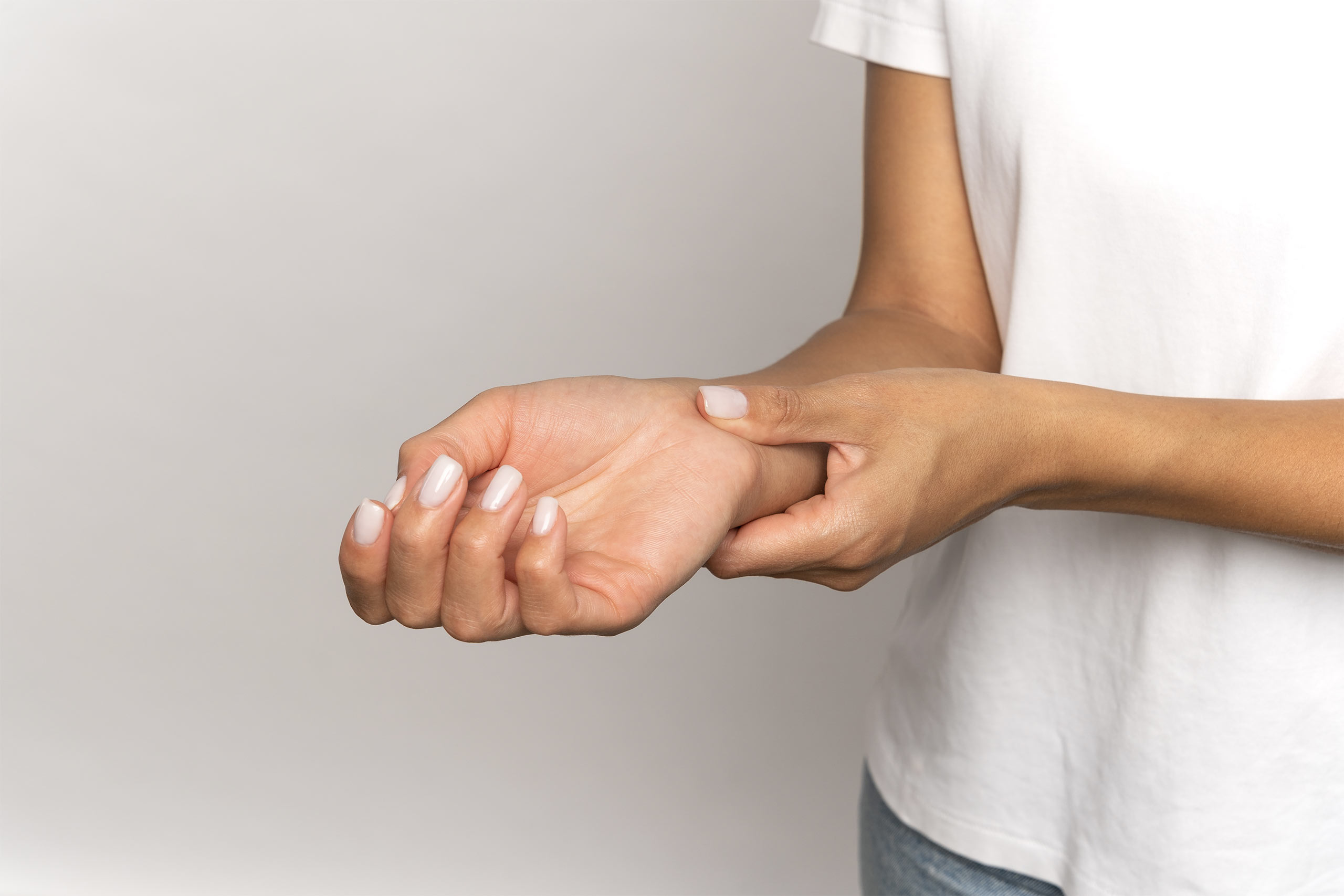 Dor no punho: entenda as causas e conheça os tratamentos